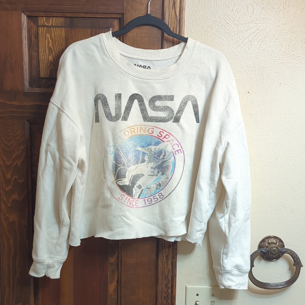 NASA Cropped Sweatshirt Fits Like Junior Misses Large